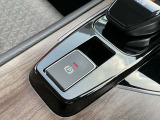 ワンペダル走行も可能なモードも選べます。オートパーキングサポートも付いて駐車も助かります。