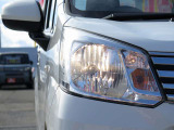 ヘッドライトはくもりも少なく、点灯状態も良好です。