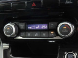 ★エアコンはオートタイプが装着済みです!オートモードにしておけば、車内温度を設定するだけで風の料や吹き出し口の切り替えを機械が行ってくれます!一年中快適な環境を作れますよ♪