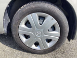 タイヤはスチールホイール+ホイールキャップとなっております。