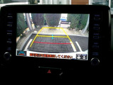 バックガイドモニターで、後方を確認しながら安心して駐車することができます。運転初心者も熟練者も必須の機能ですよ!