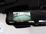 ミラー一体型バックカメラがあるので車両後方の安全確認もラクラクです!