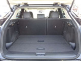 【ラゲッジスペース】しっかり容量が確保されていてます。バックドアも大開口で荷物の出し入れがしやすいです♪
