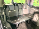 3列目シートはもちろん状態良好☆大人でもゆったりと座って頂けますので、大人数でのお出かけもラクラクです♪ご家族で、気の知れた仲間で、ドライブに行くのが楽しみですね♪