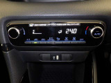 オートエアコン付きなので一度、気温を設定すれば自動的に過ごし易い温度に調整してくれますよ。 車内をいつでも快適空間にしてくれます。