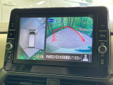 【アラウンドビューモニター】専用のカメラにより、上から見下ろしたような視点で360度クルマの周囲を確認することができます☆死角部分も確認しやすく、狭い場所での切り返しや駐車もスムーズに行えます。