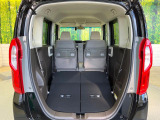 普段のお買い物や通勤、送迎等に十分な荷室スペースを確保しております。セカンドシートを倒すと、大きな荷物の積載も可能です♪