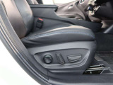 パワーシート搭載。微妙な調整が手軽にでき、ピッタリなポジションで運転することが可能です。