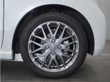 アルミホイール装着車です!これで足元まわりもおしゃれにきまります!