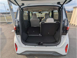 ラゲッジスペースも広々していて荷物もたくさん載りそうです。普段のお買い物もこれだけのスペースがあれば安心です。