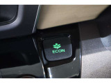 ECONスイッチの効果とあなたの運転で、クルマと力をあわせ「燃費向上=ガソリン代の節約=CO2 削減」のチャレンジをお楽しみください。