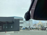 もう無くてはならない、ドライブレコーダーが搭載済みです!あおり運転等の抑制にもなりますし、万が一の時もこれでバッチリ確認できます!