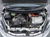 エンジンは車の心臓部分です。このエンジンルームが汚いとトラブルの基になります。当店は専用の液剤を使って徹底的に綺麗にします。