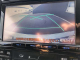特に知らない場所での駐車・車庫入れなどには気を使います。 そんな時にはバックカメラがとっても便利。 ドライバーの死角をサポートしてくれるので安心・安全が確保できます。