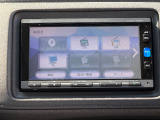 CD・DVD・フルセグTVが楽しめ、USB・Bluetoothにも対応しています。