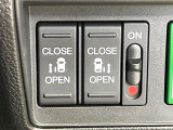 【両側パワースライドドア】スマートキーや運転席のスイッチで後席両側スライドドアの開閉が可能♪電動だから力を入れてドアを開ける必要が無く、小さなお子様でも簡単に開け閉めでき快適です♪