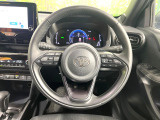 インテリアに合わせたデザインのステアリングは、運転される方のことも考え、運転しやすい形状、大きさです。是非一度、実際に触ってお確かめください。