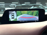 【360&deg;ビューモニター】専用のカメラにより、上から見下ろしたような視点で360度クルマの周囲を確認することができます☆死角部分も確認しやすく、狭い場所での切り返しや駐車もスムーズに行えます。