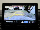 バックカメラの画像です。ガイドラインがスムースな車庫入れをサポートいたします!車庫入れの安心感がアップしますね☆