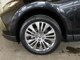 純正19インチアルミホイール装備です☆