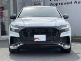 【ブラックStyle】シングルフレームグリルはAudiの象徴的なデザイン要素であり、一目でAudiとわかるスタイル、大きくて迫力のある形状が車のスポーティな印象を強調しており、魅力的なデザインとなっています。