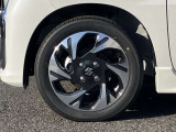 純正ホイールを装着しております。車両に関してのご質問は、スタッフまでお気軽にお問合せ下さい!TEL:0439-88-6662