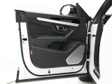納車前には専門のテクニカルスタッフにより、 厳密な納車前点検を実施しますので、ご安心してお乗り頂けます。