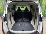 後席を格納すると、これだけの広さが!シーンに合わせたシートアレンジで、大きな荷物も積むことが出来ます♪