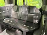 3列目シートはもちろん状態良好☆大人でもゆったりと座って頂けますので、大人数でのお出かけもラクラクです♪ご家族で、気の知れた仲間で、ドライブに行くのが楽しみですね♪