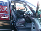前席ヒーター付シート。冬でも快適です。