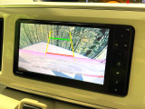【バックカメラ】駐車時に後方がリアルタイム映像で確認できます。大型商業施設や立体駐車場での駐車時や、夜間のバック時に大活躍!運転スキルに関わらず、今や必須となった装備のひとつです!