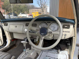 運転席周りになります♪