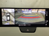 狭い場所での駐車やすれ違いなどでより的確な運転操作に役立つ360&deg;ビューモニターが装備されています。