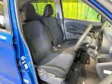 運転席シート廻りは使用感も少なく、良好な状態となっています。前オーナー様が丁寧に使っていたことがよくわかりますね。