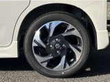 純正ホイールを装着しております。車両に関してのご質問は、スタッフまでお気軽にお問合せ下さい!TEL:0439-88-6662