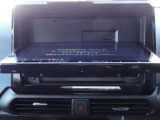 パイオニア製メモリーナビ(AVIC-RQ720) CD・DVD再生  フルセグTV Bluetooth対応★携帯電話にダウンロードした音楽が車内でも楽しめます。ハンズフリー通話も可能です !