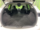 後席を格納すると、これだけの広さが!シーンに合わせたシートアレンジで、大きな荷物も積むことが出来ます♪
