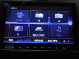 フルセグテレビ搭載。DVD・CD再生に対応しています。