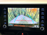 【バックカメラ】駐車時に後方がリアルタイム映像で確認できます。大型商業施設や立体駐車場での駐車時や、夜間のバック時に大活躍!運転スキルに関わらず、今や必須となった装備のひとつです!
