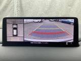 狭い場所での駐車やすれ違いなどでより的確な運転操作に役立つ360&deg;ビューモニターが装備されています。