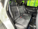 後部座席も気になるようなキズ・汚れやへたり等、大きなダメージはなく、良好な状態です。