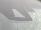 【トヨタセーフティセンス】走行中に前方の車両等を認識し、衝突しそうな時は警報とブレーキで衝突回避と被害軽減をアシスト。より安全にドライブをお楽しみいただけます。