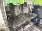 3列目シートはもちろん状態良好☆大人でもゆったりと座って頂けますので、大人数でのお出かけもラクラクです♪ご家族で、気の知れた仲間で、ドライブに行くのが楽しみですね♪