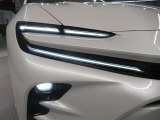 LEDヘッドランプ。消費電力も少なく寿命も長いのがLEDの特徴。HIDのような点灯のタイムラグもなくパッと明るくなるのも特徴です。