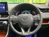 【純正革巻きステアリング】上質な革を使用することで、手にしっかり馴染みとても運転しやすいハンドルです♪