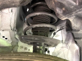 お車を安心してお乗りいただく為には、足回りの定期点検が欠かせません。サービスサポート(有償保証)では無料点検もご提供しており、安心のカーライフをお過ごしいただけるサポート体制が整っています。