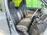 運転席シート廻りは使用感も少なく、良好な状態となっています。前オーナー様が丁寧に使っていたことがよくわかりますね。