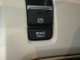 【ブレーキホールド】信号待ちなどでブレーキを踏み続けなくともブレーキがキープされます!アクセルペダルを踏むと解除され発進することが可能です!