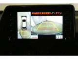 【パノラミックビュー&バックビュー】駐車時の安全確認をする為に車両上方からの映像と後方カメラからのを同時に表示しバックガイドも付いているのでバックの苦手な方でも安心して運転出来ますよ。
