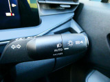 高速道路のトンネル通過等で重宝するオートライト機能付です。オートハイビームアシストも付いています